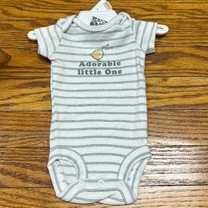 🦄$3 add on item🦄OR❤️5/$25❤️ CARTER’S | striped “adorable little one” bodysuit